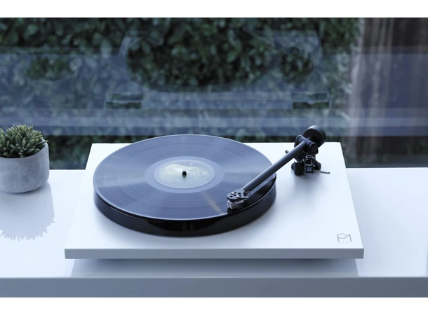 Rega Planar 1 Plus Carbon platespiller