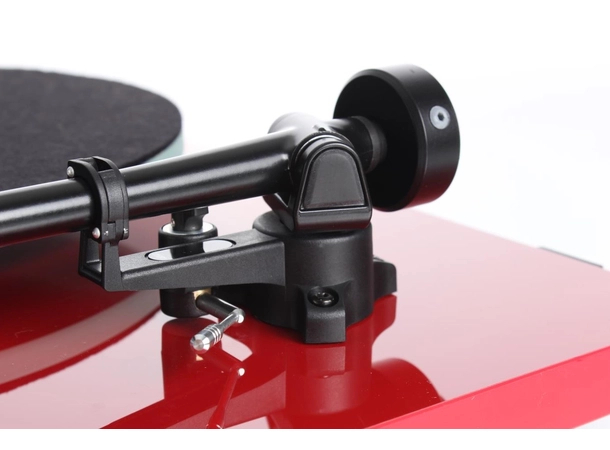 Rega Planar 2 Platespiller - Rød 