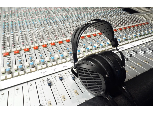 Audeze LCD-2 Classic (DEMO) Around-ear hodetelefoner 