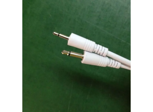 Grandview 12v trigger kabel - 10m hvit Passer til alle motoriserte Cyber lerret 