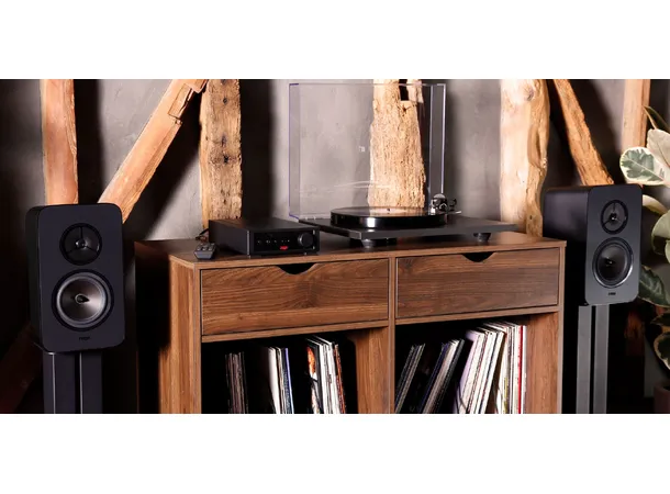 Rega System One, komplett stereoanlegg Rega IO, Planar 1 og Kyte 
