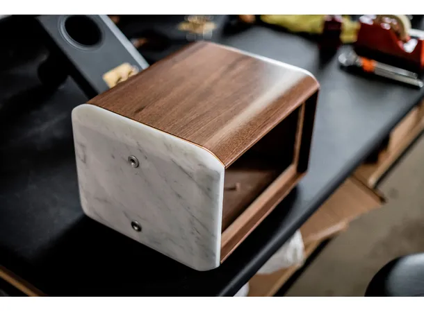 Sonus Faber Electa Amator III, valnøtt 2 veis høyttaler, inkludert stativ 