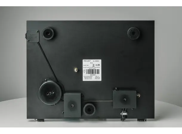 Pro-Ject E1.2 BT - Sort piano Platespiller med Riaa-trinn og Bluetooth 