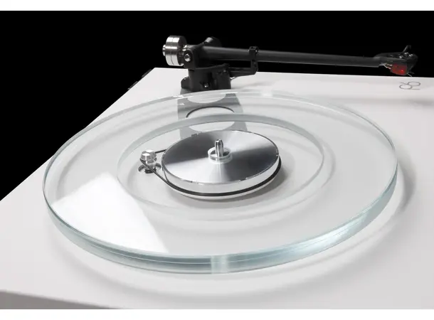 Rega Planar 6 m/Nd5 pickup Platespiller - Hvit 