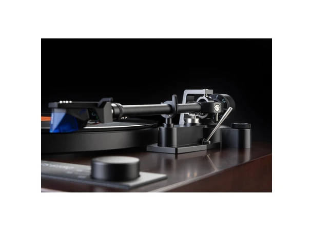 Dual CS 618Q - Sort Platespiller med innebygget RIAA-trinn 
