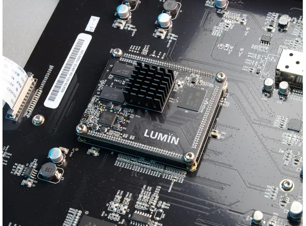Lumin U2 - Sort High-end streaming-transport 
