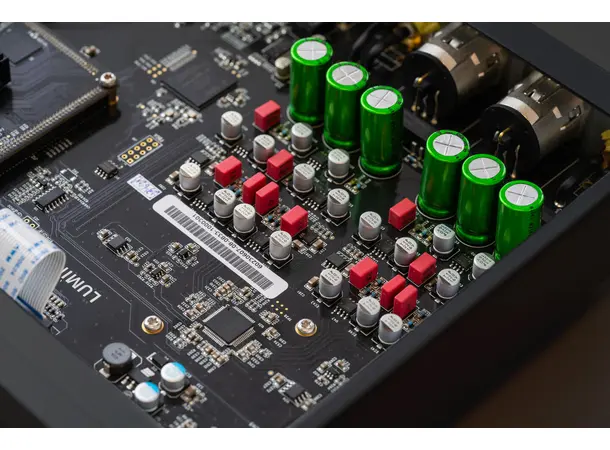 Lumin D3 - Sort High-end streamer 