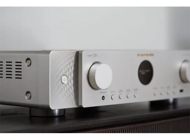 Marantz Cinema 70s - Sølvgull Hjemmekinoreceiver - Slimline 