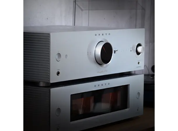 Onkyo Icon P-80 - Sølv Forforsterker, Streamer, Riaa, Hdmi 