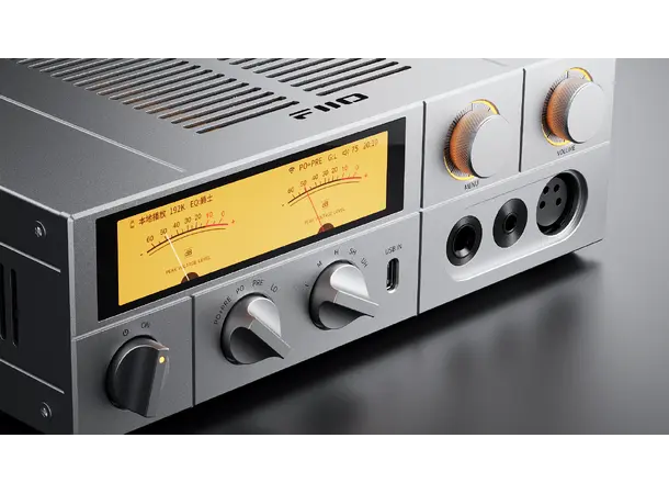 FiiO K17 - Sort Hodetelefonforsterker med DAC 