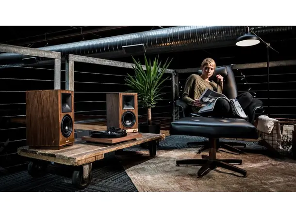 Klipsch The Sixes / Pro-Ject Debut E Aktiv høyttaler og platespiller Valnøtt 