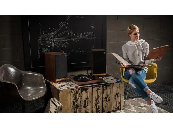 Klipsch The Sixes / Pro-Ject Debut E Aktiv høyttaler og platespiller Valnøtt 
