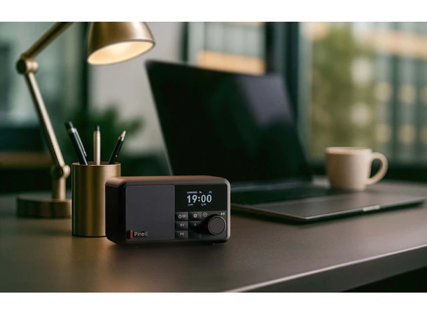Pinell Compact - Night Black Bærbar DAB+ radio med oppladbart batteri 