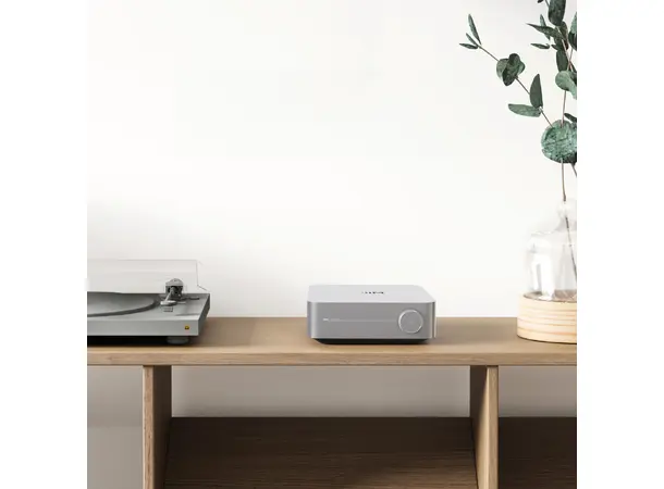 Wiim Amp - Sølv Stereoforsterker med streamer og HDMI 