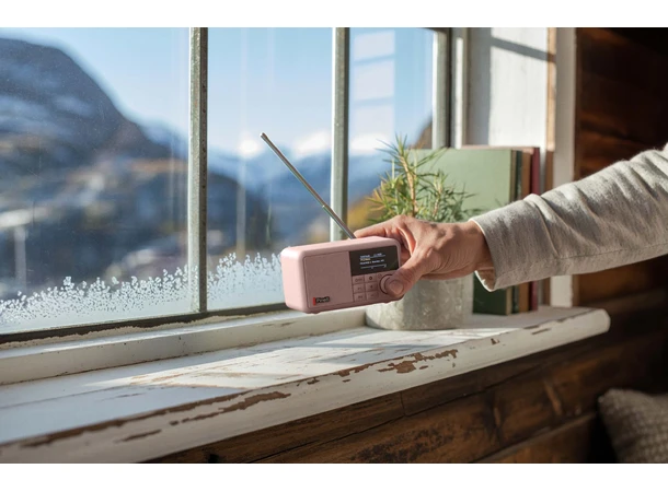Pinell Compact - Primerose Pink Bærbar DAB+ radio med oppladbart batteri 