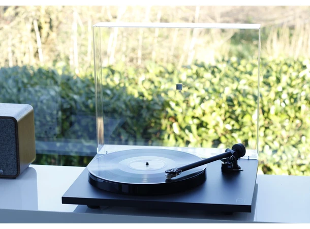 Rega Planar 1 Plus Carbon platespiller