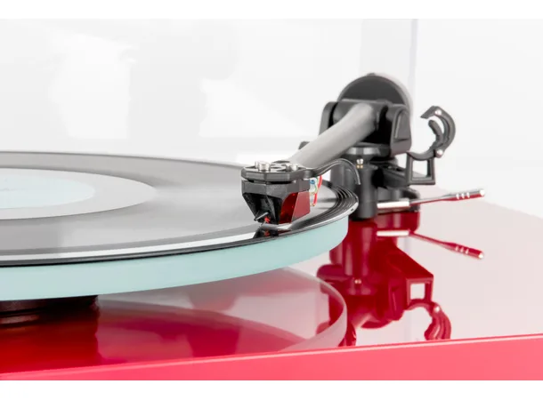 Rega Planar 2 Nd3 Platespiller - Rød 