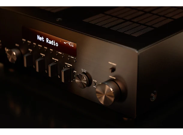 Yamaha R-N600A - Sort Stereoforsterker med streamer 