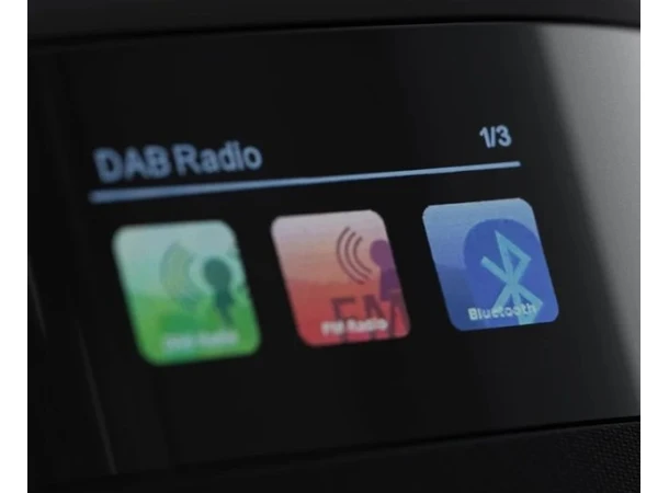 Pinell Compact PLUS - Sort Bærbar DAB+ radio med oppladbart batteri 