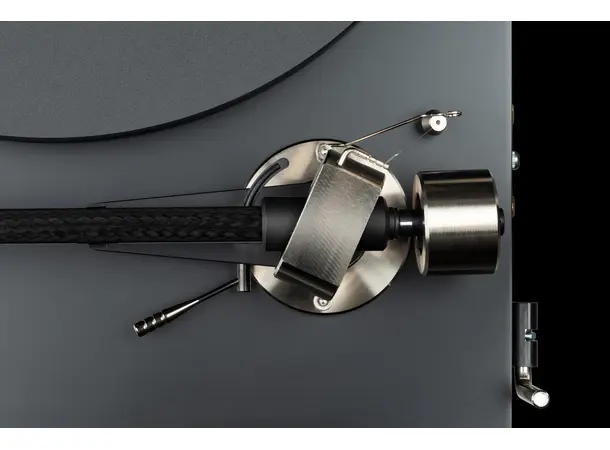 Pro-Ject Debut PRO B - Sort Platespiller med balansert utgang 