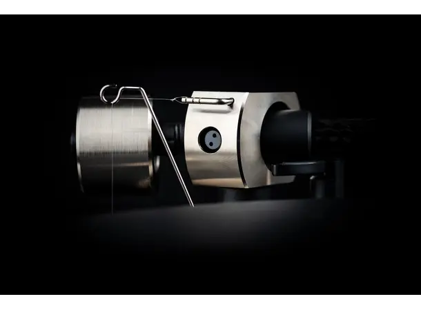 Pro-Ject Debut PRO B - Sort Platespiller med balansert utgang 