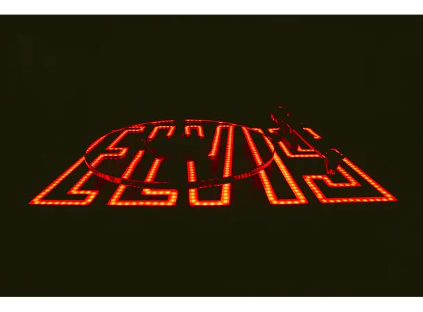 Pro-Ject Elvis Presley Turntable Platespiller med Sumiko Rainier pickup 