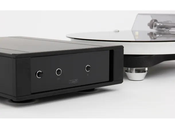 Rega Naia u/pickup High-end platespiller 
