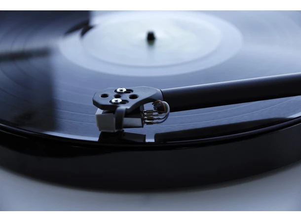 Rega Planar 1 Plus Carbon platespiller