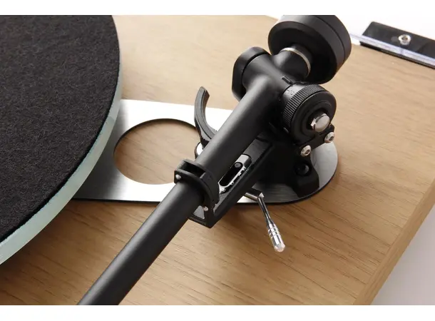 Rega Planar 3 u/pickup Platespiller - Eik 