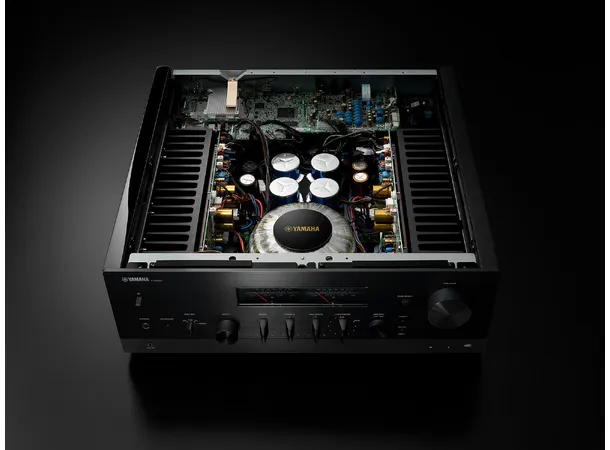 Yamaha R-N2000A - Sort Stereoforsterker med streamer og HDMI 