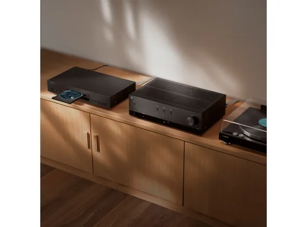 Yamaha R200A - Sort Analog stereoforsterker m/Bluetooth 