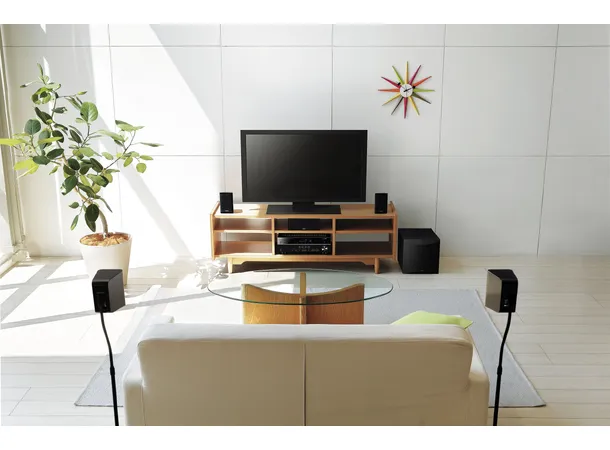 Yamaha YHT-4960 5.1 Pakke med receiver og høyttalere - Sort 