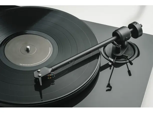 Pro-Ject E1.2 - Sort piano Platespiller 