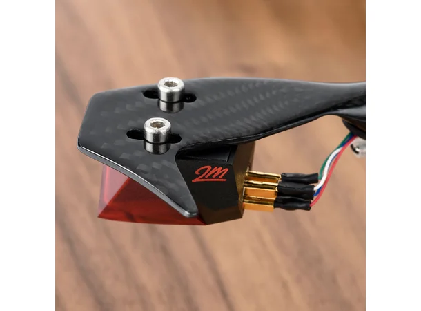 Pro-Ject Debut E Carbon - Valnøtt (DEMO) Platespiller med 2M Red pickup 