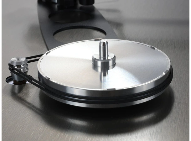 Rega Planar 6 uten pickup - Sort