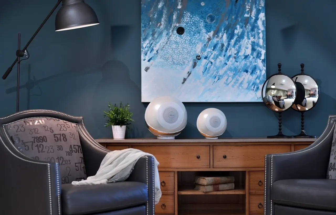 cabasse The Pearl Akoya lifestyle i en stue