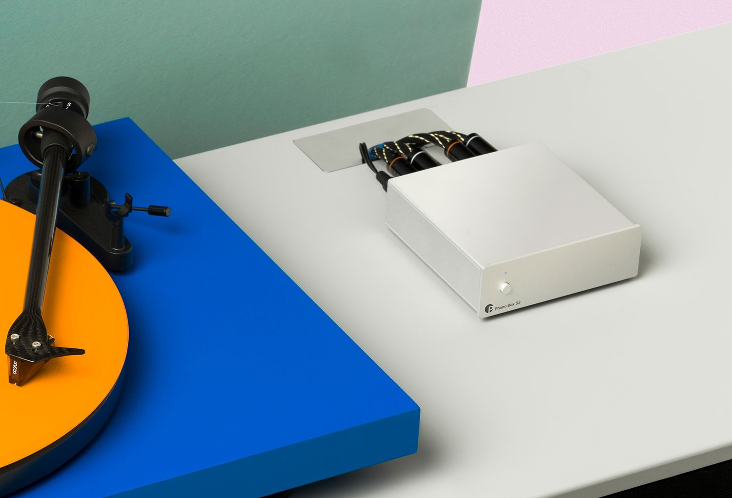 /pro-ject-phono-box-s2-mm-mc-riaa-trinn lifestyle
