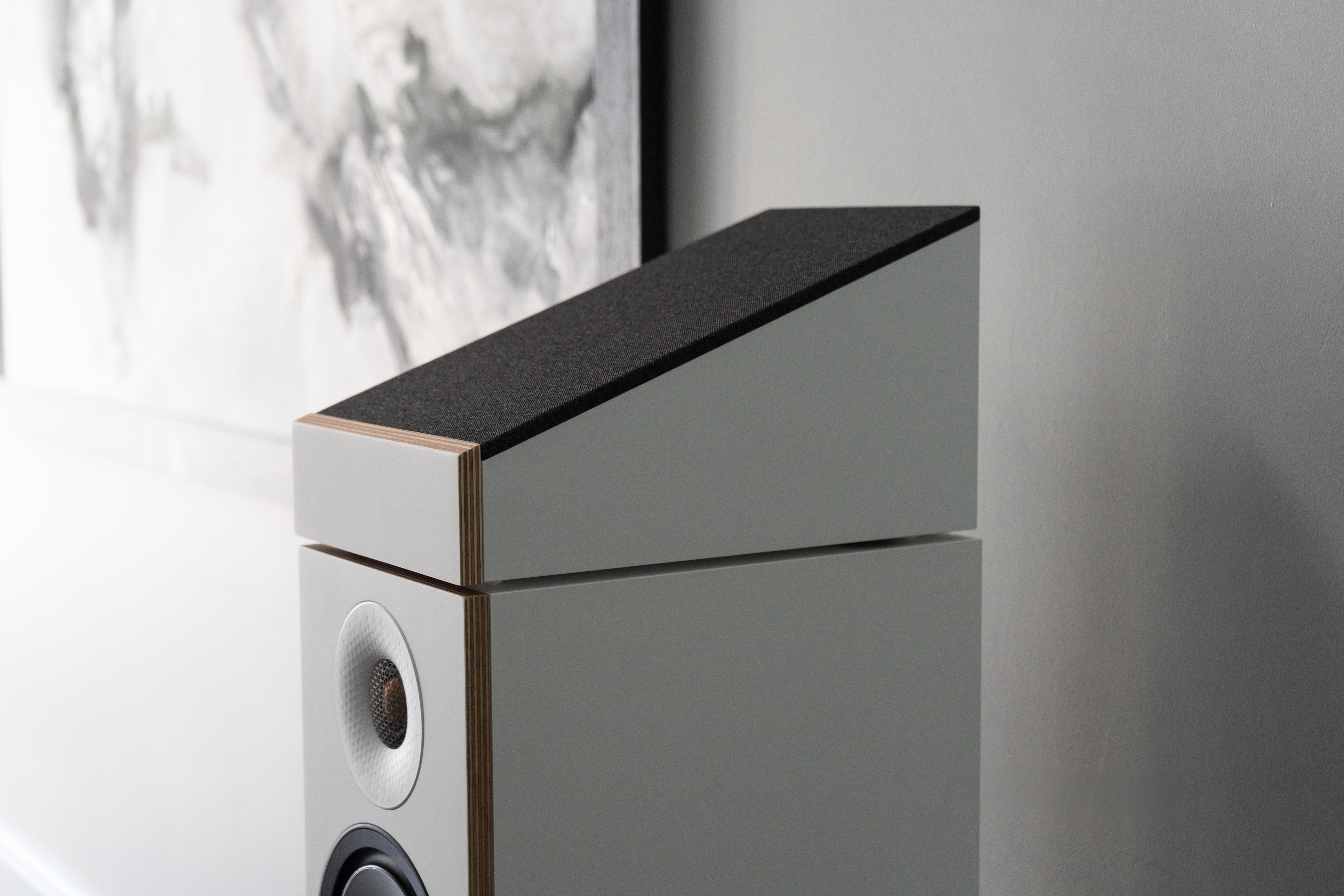 Monitor Audio Bronze 7G AMG 7G lifestyle i stue hvit